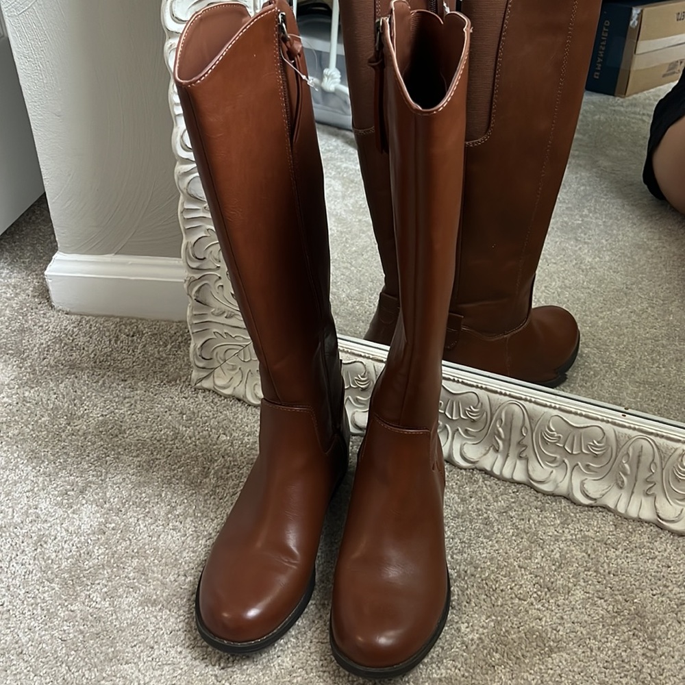 Target Boots - size 6.5 - Picture 4 of 5